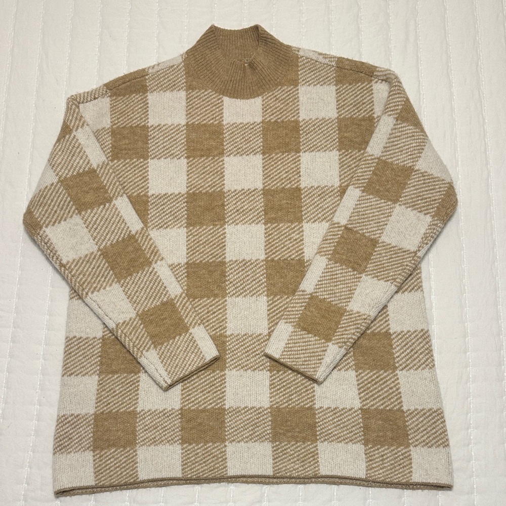 Loft buffalo plaid mock neck sweater in tan and white EUC